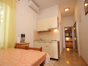 23929551-Ferienwohnung-3-Podgora-300x225-5