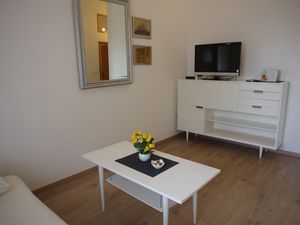 23929558-Ferienwohnung-4-Podgora-300x225-3