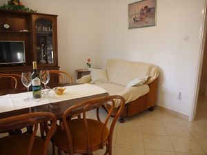 23929559-Ferienwohnung-4-Podgora-300x225-4