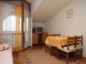 23929562-Ferienwohnung-4-Podgora-300x225-2