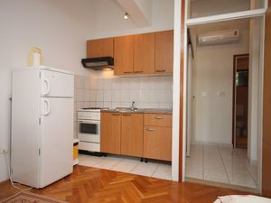 23929562-Ferienwohnung-4-Podgora-300x225-3