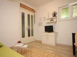 23929650-Ferienwohnung-5-Podgora-300x225-2