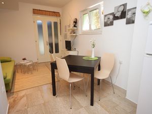 23929650-Ferienwohnung-5-Podgora-300x225-5