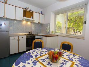 23931591-Ferienwohnung-6-Podgora-300x225-5