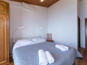 23926870-Ferienwohnung-4-Podgora-300x225-4