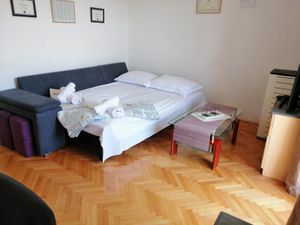 23929463-Ferienwohnung-4-Podgora-300x225-4