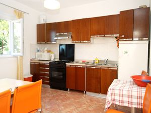 23929593-Ferienwohnung-9-Podgora-300x225-2