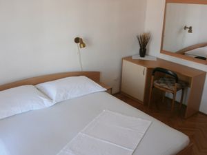 23931464-Ferienwohnung-4-Podgora-300x225-5