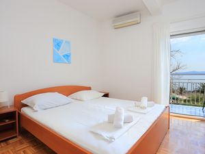 23933837-Ferienwohnung-4-Podgora-300x225-5