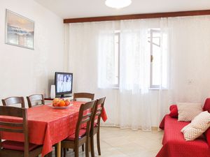 23926856-Ferienwohnung-9-Podgora-300x225-1