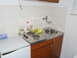 23926086-Ferienwohnung-3-Podgora-300x225-2