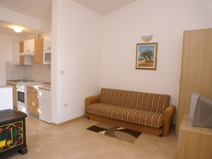 23926845-Ferienwohnung-4-Podgora-300x225-3