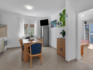 23926853-Ferienwohnung-8-Podgora-300x225-1