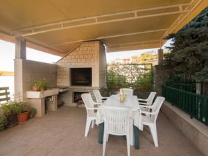 24030987-Ferienwohnung-3-Podgora-300x225-2