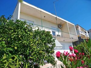 24033942-Ferienwohnung-6-Podgora-300x225-3