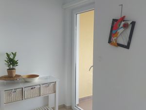 18924079-Ferienwohnung-6-Podgora-300x225-3