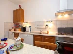 23932511-Ferienwohnung-9-Podgora-300x225-5