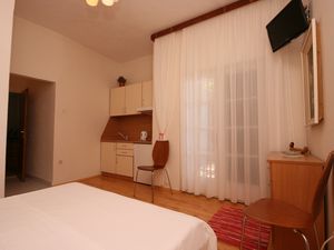 19129702-Ferienwohnung-2-Podgora-300x225-4