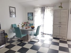 23569409-Ferienwohnung-3-Podstrana-300x225-0