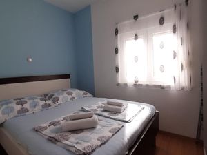 22439077-Ferienwohnung-4-Podstrana-300x225-4