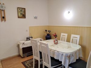 22441939-Ferienwohnung-4-Podstrana-300x225-1