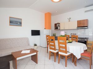 23720985-Ferienwohnung-6-Podstrana-300x225-3