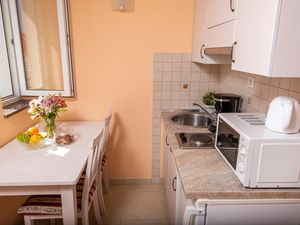 23748715-Ferienwohnung-2-Podstrana-300x225-2