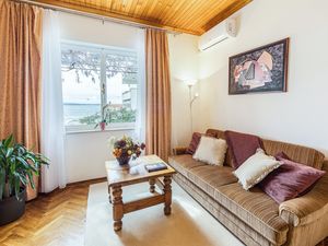 23761509-Ferienwohnung-2-Podstrana-300x225-4