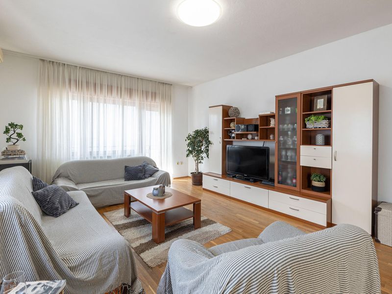 23761522-Ferienwohnung-8-Podstrana-800x600-2