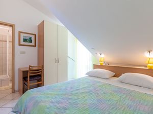 19125689-Ferienwohnung-6-Podstrana-300x225-5