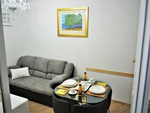 23137511-Ferienwohnung-3-Podstrana-300x225-3