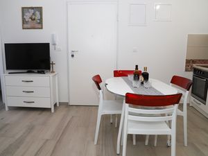 23539231-Ferienwohnung-4-Podstrana-300x225-5