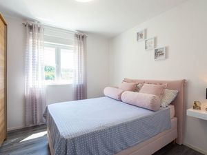 Ferienwohnung für 8 Personen (114 m&sup2;) in Podstrana