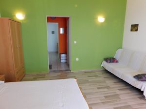 23657655-Ferienwohnung-2-Podstrana-300x225-3