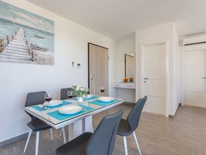 23921400-Ferienwohnung-3-Podstrana-300x225-5