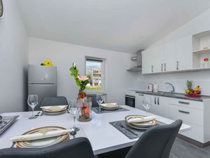 Ferienwohnung für 4 Personen (67 m&sup2;) in Podstrana