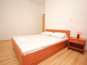 18321791-Ferienwohnung-3-Podstrana-300x225-5