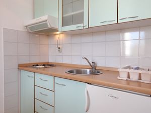 18323502-Ferienwohnung-3-Podstrana-300x225-4