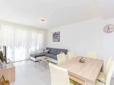 Ferienwohnung für 6 Personen (80 m²) in Podstrana 8/10