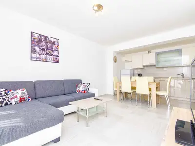 Ferienwohnung für 6 Personen (80 m²) in Podstrana 9/10
