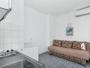 18693785-Ferienwohnung-4-Pokrivenik-300x225-1