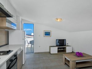 19308228-Ferienwohnung-7-Pokrivenik-300x225-3