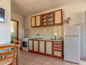 23927929-Ferienwohnung-3-Pokrivenik-300x225-4