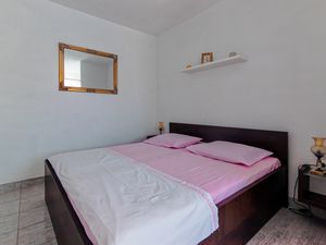 23927930-Ferienwohnung-3-Pokrivenik-300x225-5