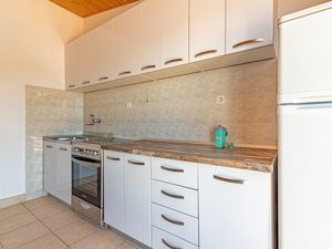 23927931-Ferienwohnung-5-Pokrivenik-300x225-5