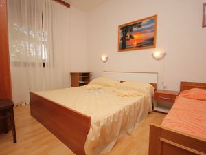 18923304-Ferienwohnung-5-Poljana-300x225-4