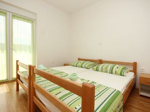 18323849-Ferienwohnung-5-Poljica-300x225-4