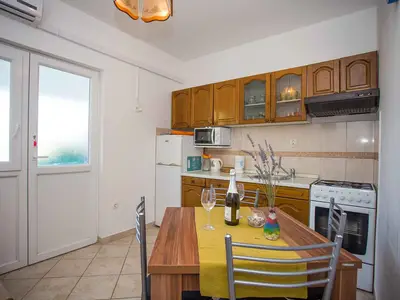Ferienwohnung für 4 Personen (40 m²) in Poljica 9/10