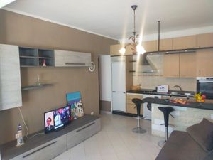 24029907-Ferienwohnung-4-Pomezia-300x225-5