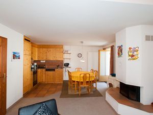 435838-Ferienwohnung-5-Pontresina-300x225-4